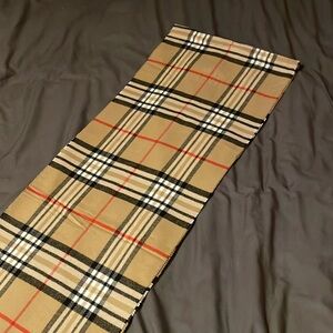 NWOT 100% Cashmere Hand Tailored Scarf
Lovely Gift! 🎁